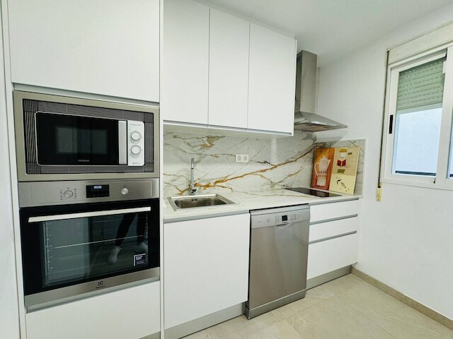 ブライト アパートメント ニア グラナダ センター