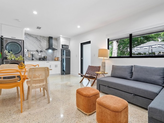 フレッシュ モダン ウィズ プール オアシス