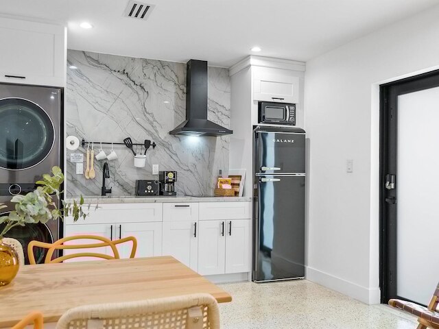 フレッシュ モダン ウィズ プール オアシス