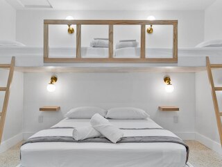 フレッシュ モダン ウィズ プール オアシス