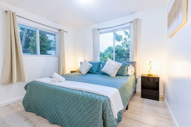 ブック ナウ アンド エンジョイ ア トップ マイアミ ロケーション