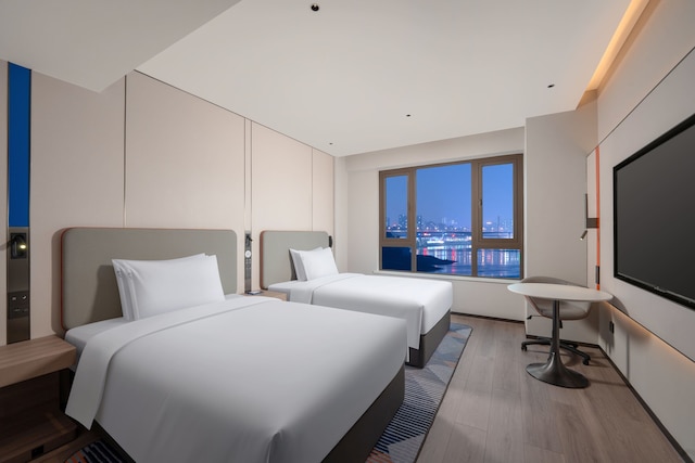 Holiday Inn Express Chongqing Ciqikou Ancient Town by IHG