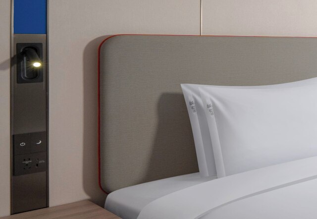 Holiday Inn Express Chongqing Ciqikou Ancient Town by IHG