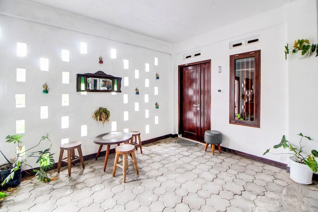 OYO 94371 オマ サリンドヨ