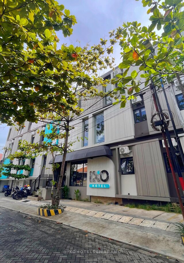 IXO オテル スマラン