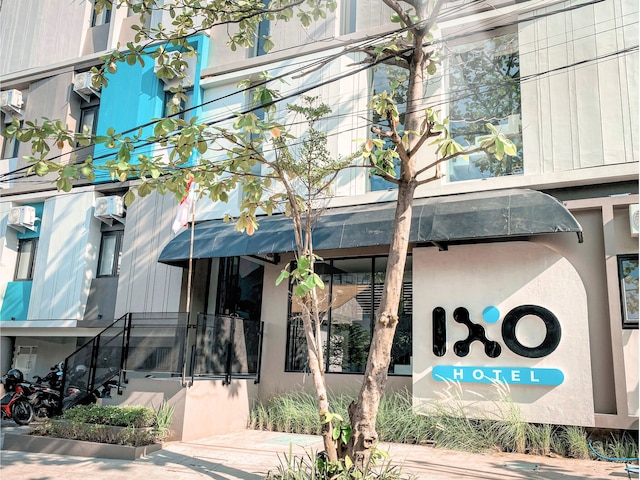 IXO オテル スマラン