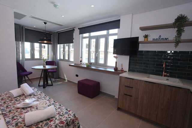 IPELHOME アヴィシニアス ブティック アパートメンツ