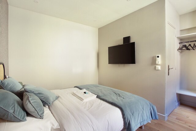 スタジオ ウィズ エアコン センター オブ パリ