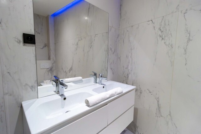 サブライム エアコン アパートメント 3 ベッドルームズ サン ジェルマン