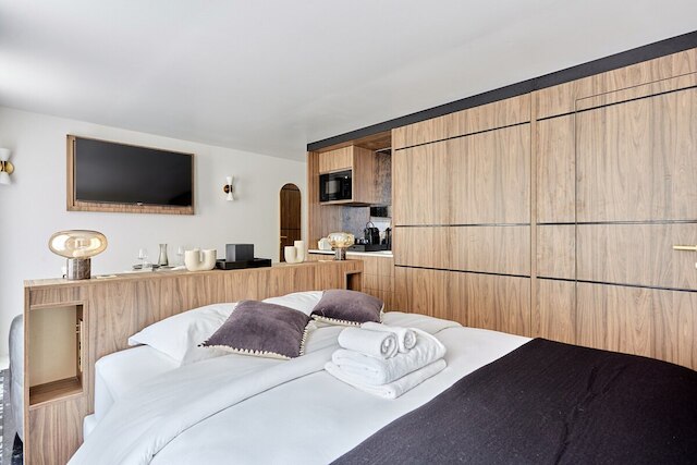 マグニフィセント アンド ニュー スタジオ ルーブル - パレ ロワイヤル