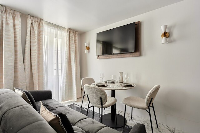 マグニフィセント アンド ニュー スタジオ ルーブル - パレ ロワイヤル