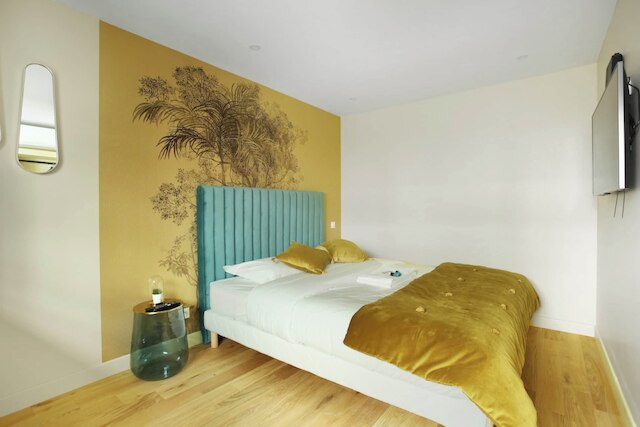 チャーミング & ニュー スタジオ センター オブ パリ