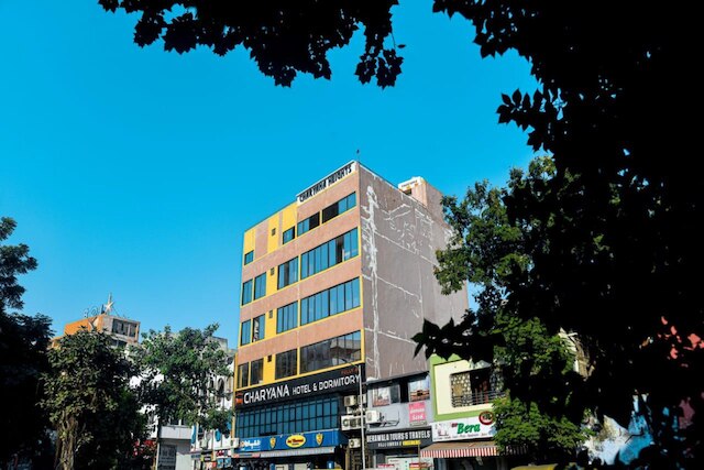 ゴールームゴー チャリャナ ホテル & ドーミトリー