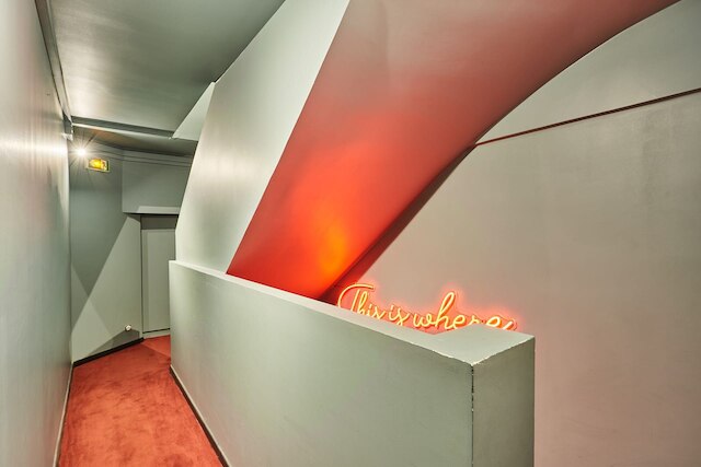 チャーミング スタジオ センター オブ パリ