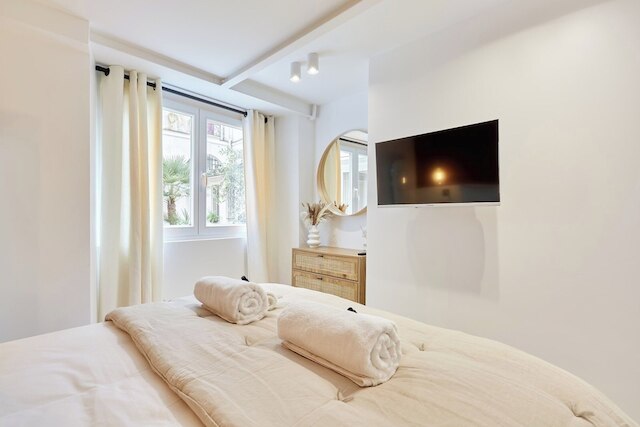 スーパー エアコン アパートメント パリ センター ブルス プレイス