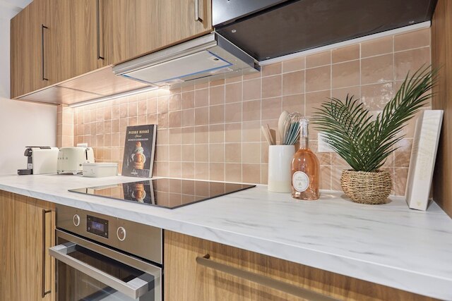 スーパー エアコン アパートメント パリ センター ブルス プレイス