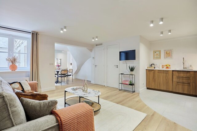 スーパー エアコン アパートメント パリ センター ブルス プレイス