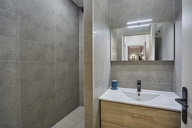 アパートメント ロケーテッド イン ザ センター オブ パリ