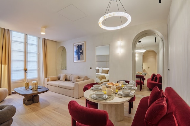 サブライム ニュー アパートメント ルーブル パレ ロワイヤル