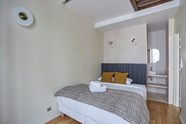 ニュー アパートメント センター オブ パリ プラス ドゥ ラ ブルス