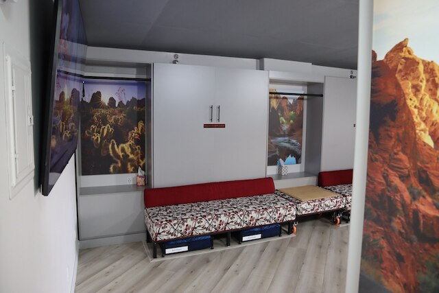 LVストリップハウス コンドス スリープス アップ トゥ 14