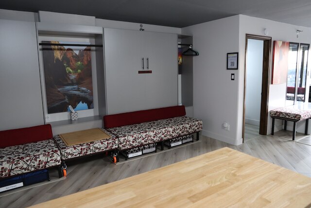 LVストリップハウス コンドス スリープス アップ トゥ 14