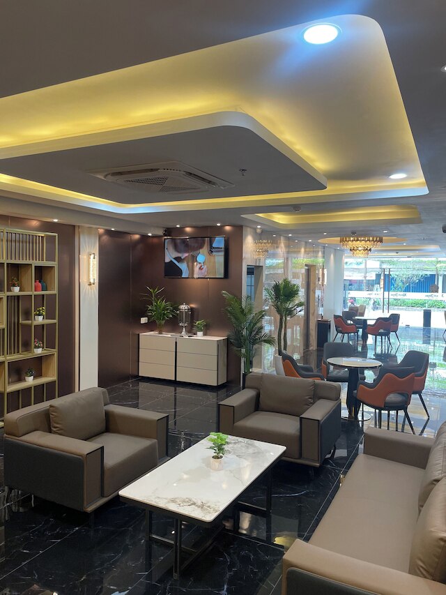 カウィ ジャヤ ホテル