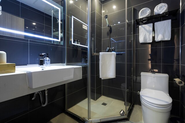 Rest Comfort Hotel (Zhoujiazui Rd. Branch)