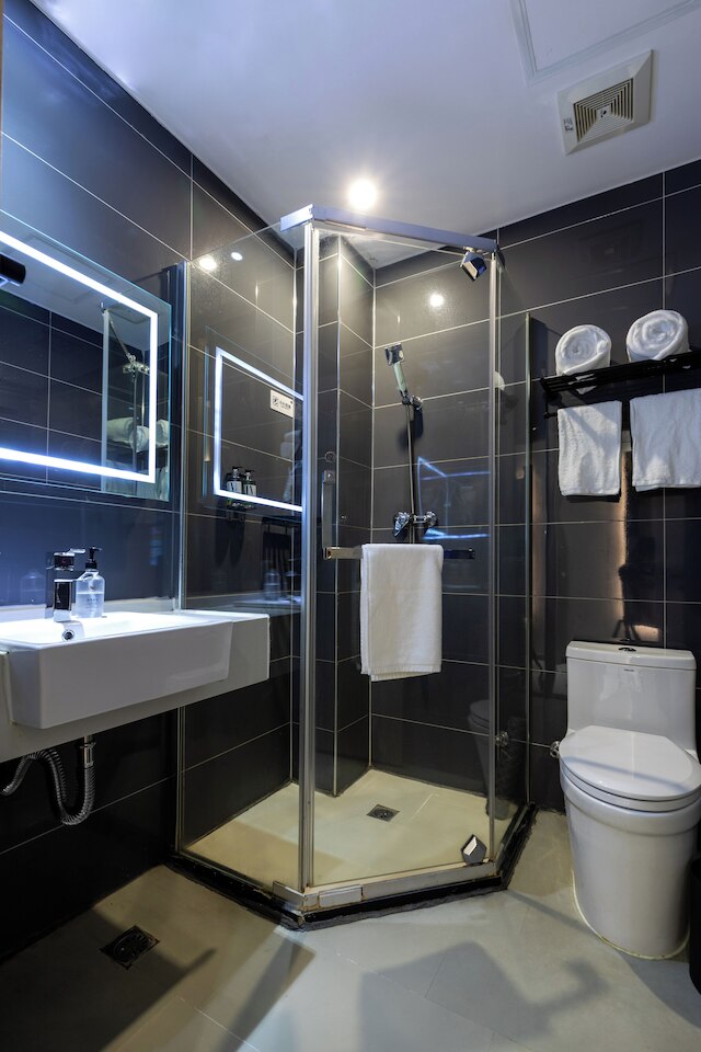 Rest Comfort Hotel (Zhoujiazui Rd. Branch)