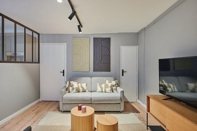 ベリー チャーミング アパートメント ルーブル パレ ロイヤル