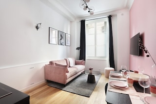 チャーミング アパートメント ルーブル ミュージアム / コンコルド