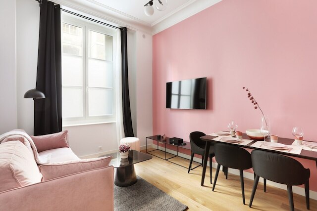 チャーミング アパートメント ルーブル ミュージアム / コンコルド