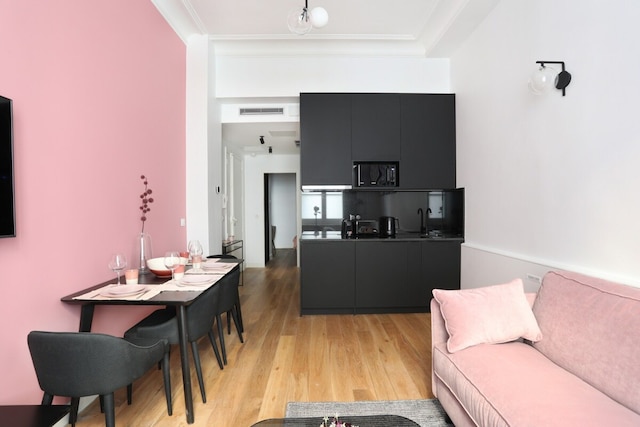 チャーミング アパートメント ルーブル ミュージアム / コンコルド