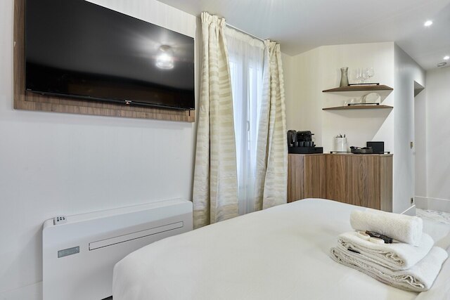 マグニフィセント ニュー スタジオ ルーブル パレ ロイヤル