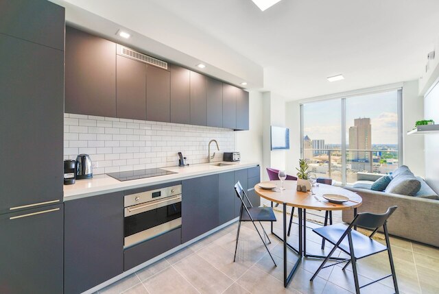 ブレステイキング ダウンタウン マイアミ アパート