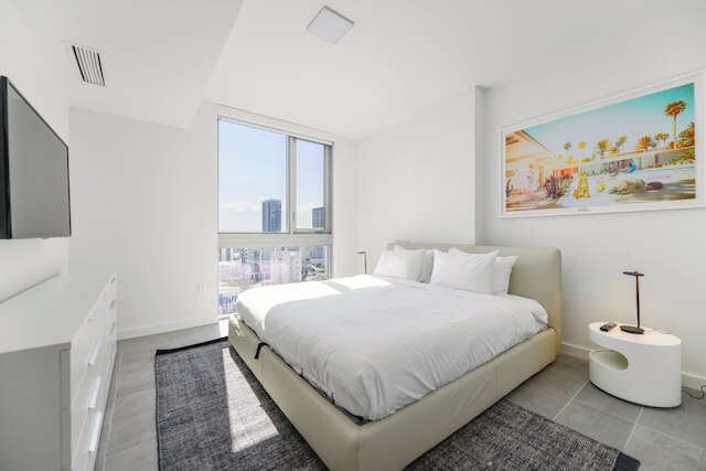 ブレステイキング ダウンタウン マイアミ アパート