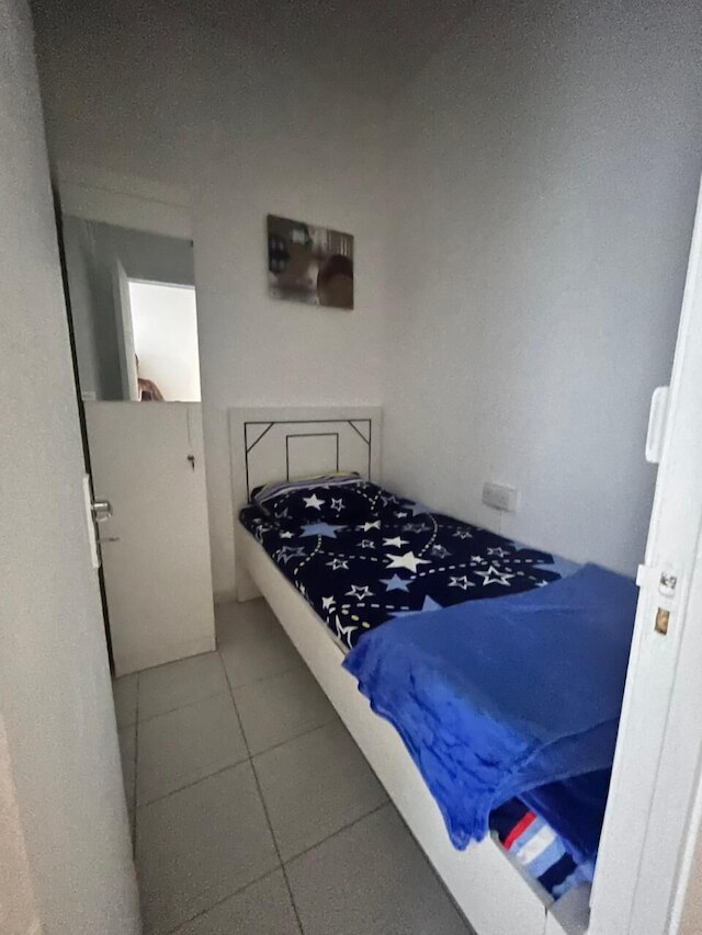 ユニセックス シングル パーティション ルームズ