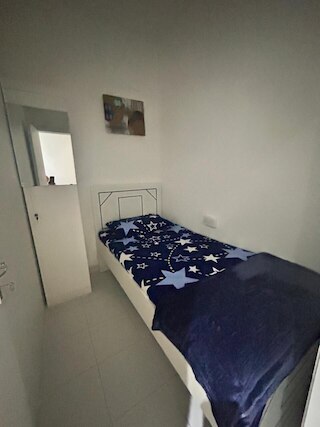 ユニセックス シングル パーティション ルームズ