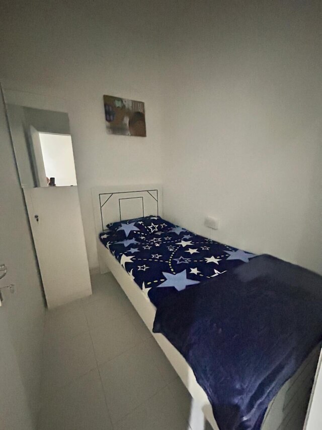 ユニセックス シングル パーティション ルームズ