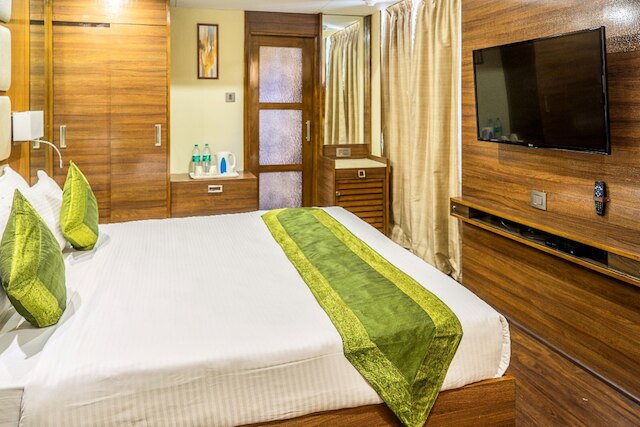 ゴルームゴ スーパー イン アルモアーズ アーメダバード