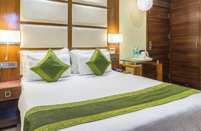 ゴルームゴ スーパー イン アルモアーズ アーメダバード