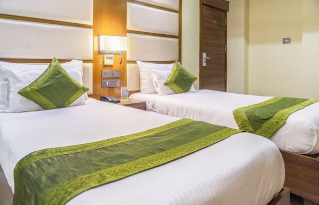 ゴルームゴ スーパー イン アルモアーズ アーメダバード