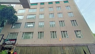 ゴルームゴ スーパー イン アルモアーズ アーメダバード