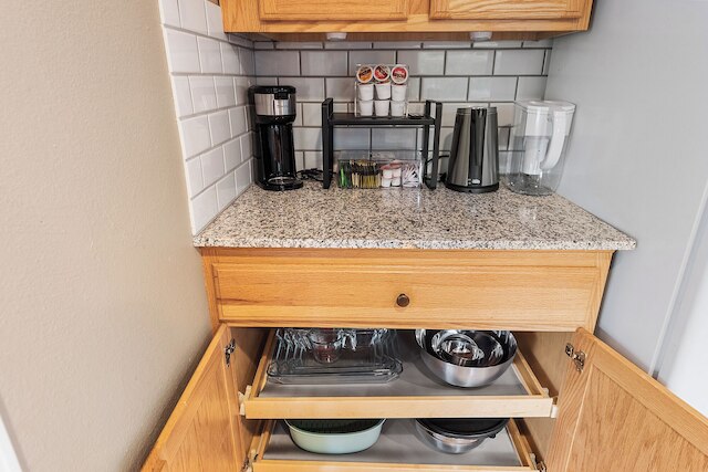 プライベート パーク イン ア コージー ホーム ネクスト トゥ I-90 ヒュージ ヤード