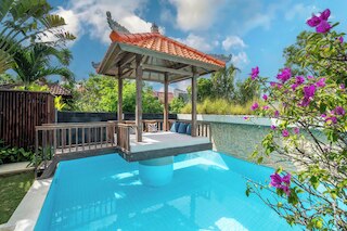 トロピカル ヴィラ セナン