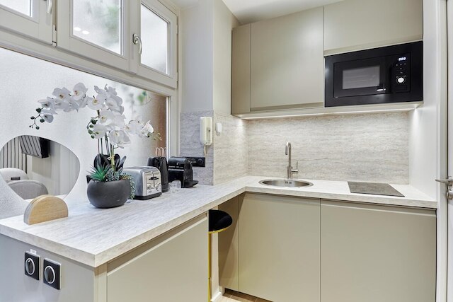 サブライム アンド ニュー スタジオ センター オブ パリス