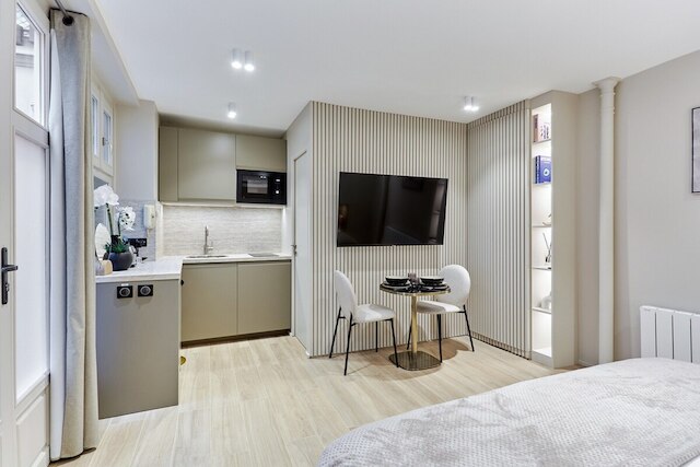 サブライム アンド ニュー スタジオ センター オブ パリス