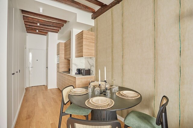 ニュー アパートメント センター オブ パリ プラス ドゥ ラ ブルス