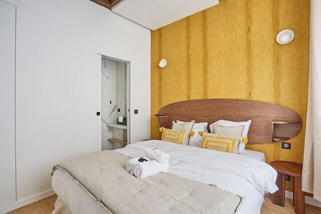 ニュー アパートメント センター オブ パリ プラス ドゥ ラ ブルス