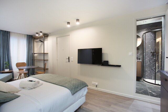 サブリム アンド ニュー スタジオ ムーランルージュ